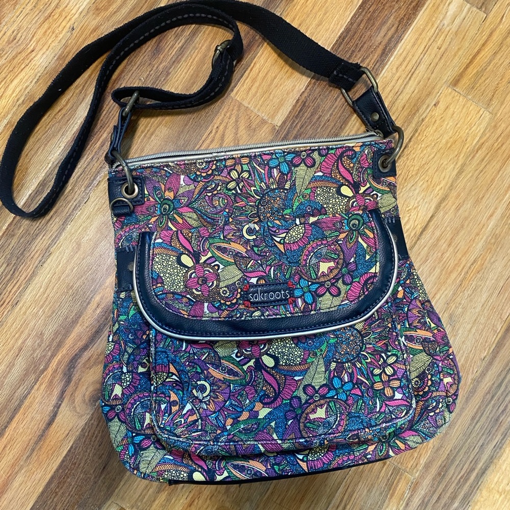 Sakroots Crossbody Bag Artist Circle Rainbow